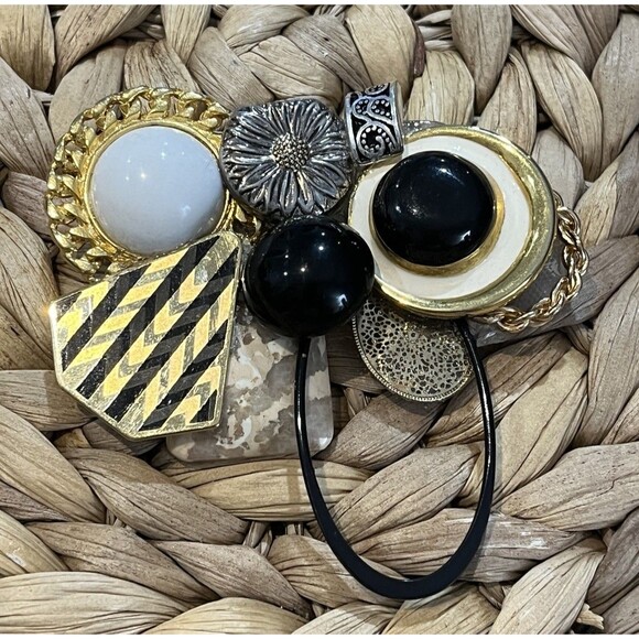 Handmade Brooch Vintage Jewelry Art To Wear Pin Upcycled Victorian Statement - Picture 1 of 10